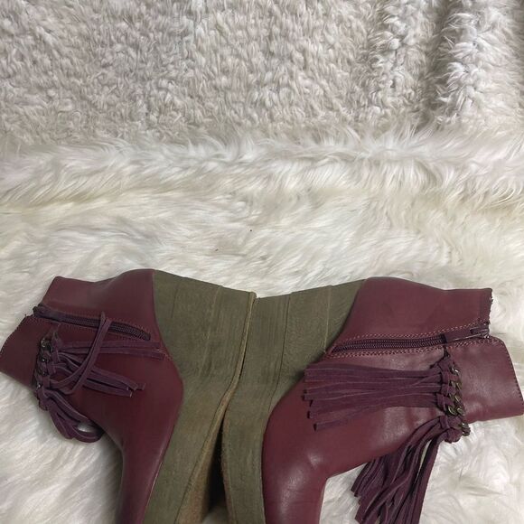 Sbicca Zepp synthetic Wine Red Wedges Ankle boots fringe accent SZ7.5 - Picture 4 of 11